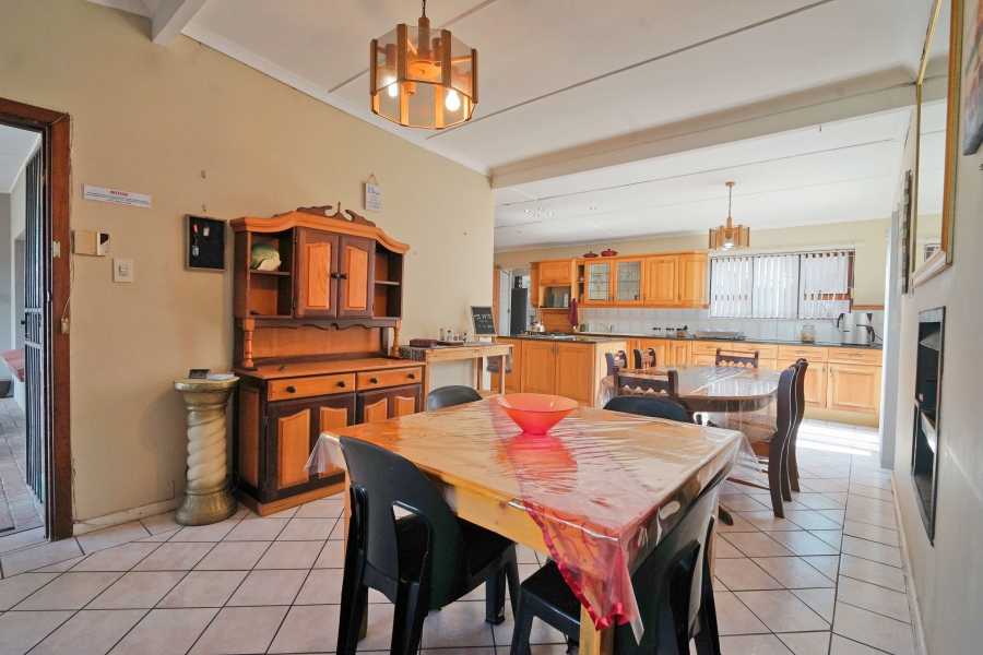 5 Bedroom Property for Sale in Winterstrand Eastern Cape